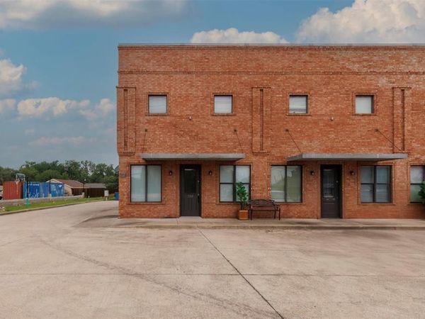 202 W Jefferson Street, Unit 104, Palmer, TX 75152