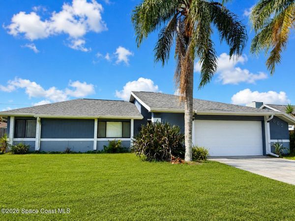662 Castaways Street NE, Palm Bay, FL 32907