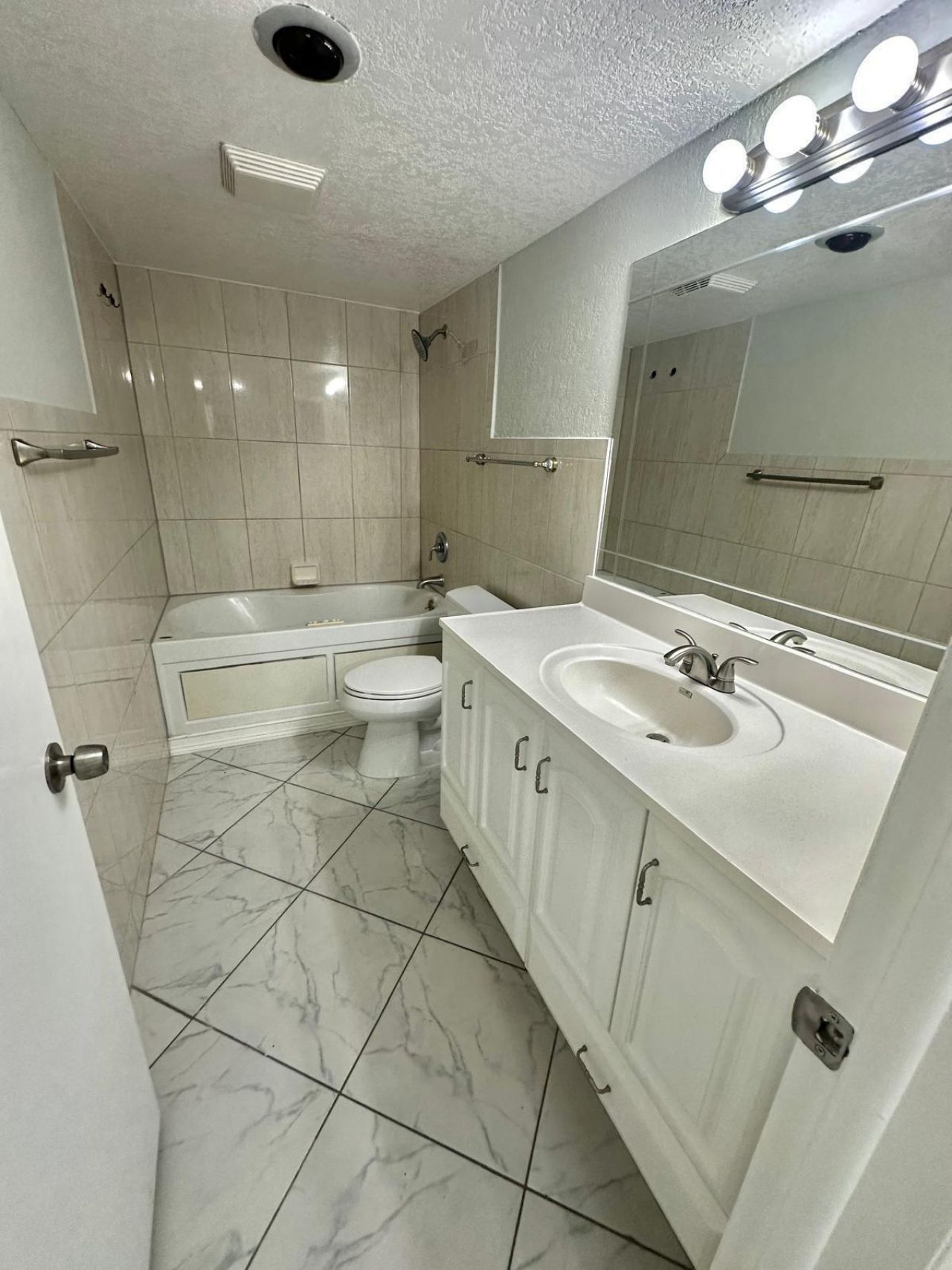 4158 Inverrary Drive, Unit 202, Lauderhill, FL 33319 Photo