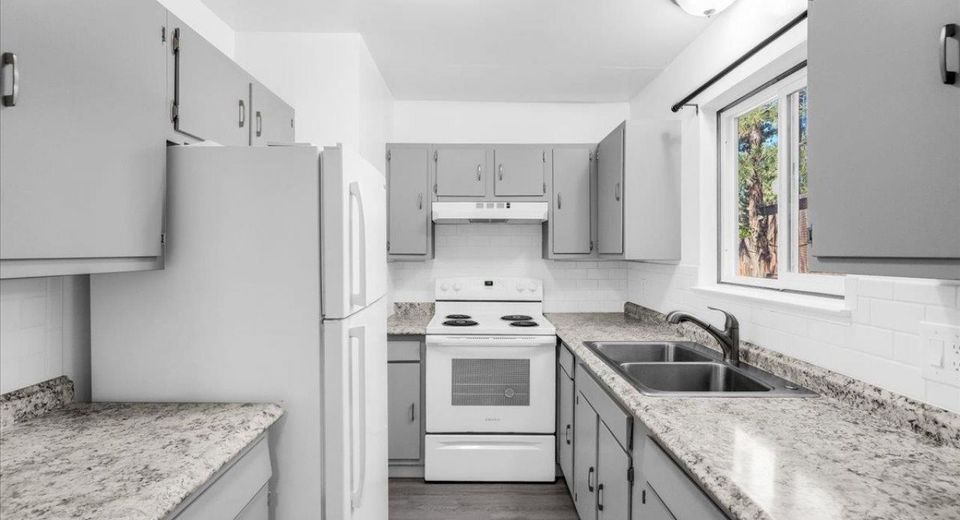 3685 Tamarack Avenue, South Lake Tahoe, CA 96150 Photo