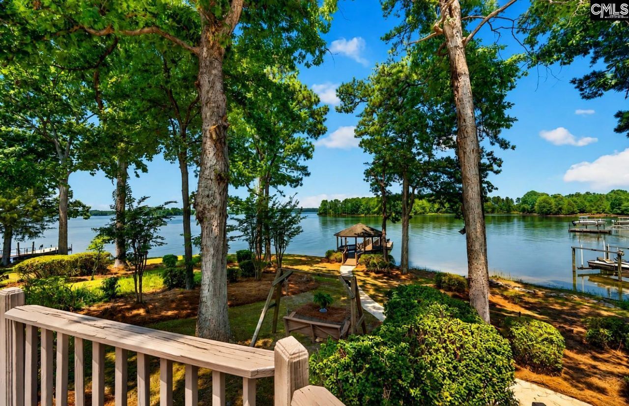 1404 Martins Crossing Court  Photo 37