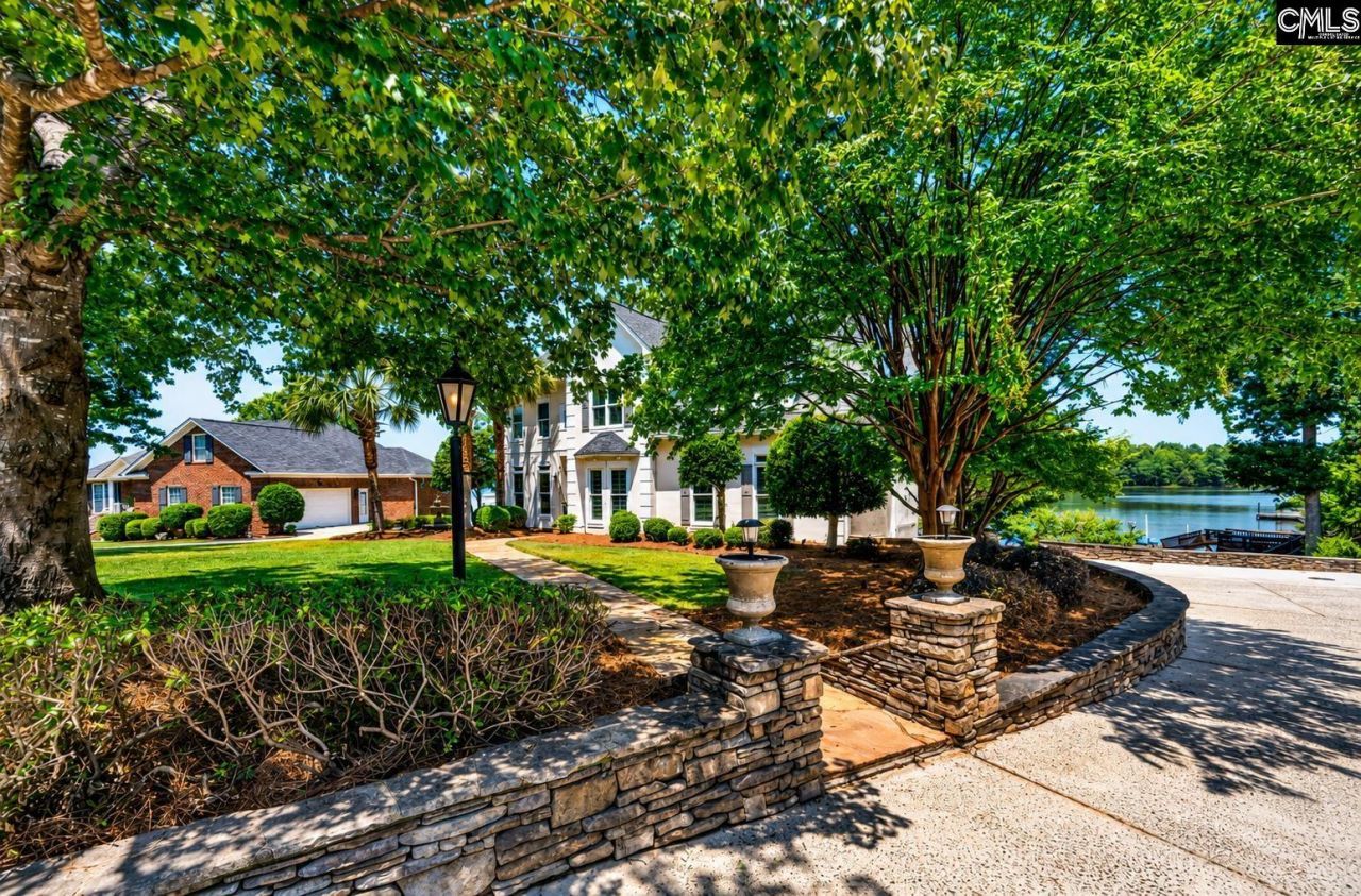 1404 Martins Crossing Court  Photo 49