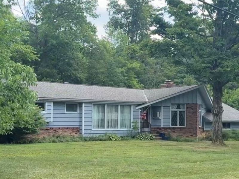 12963 Lynn Drive , Chesterland, OH 44026 Photo 4