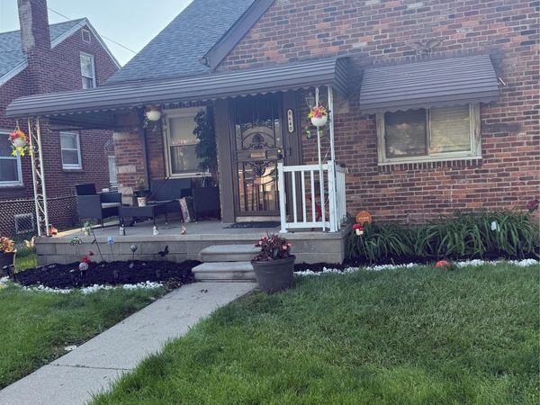 8640 Warwick Street, Detroit, Mi 48228