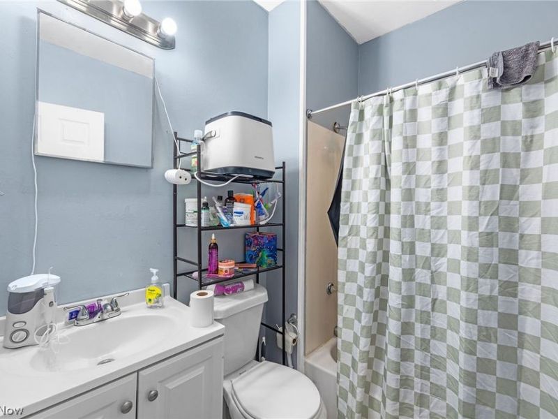 2231 W 105th Street , Cleveland, OH 44102 Photo 10