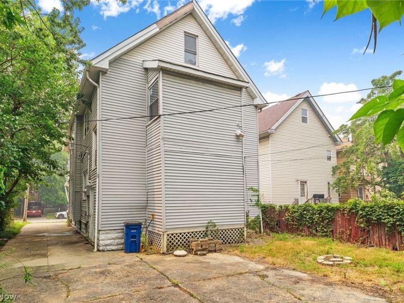 2231 W 105th Street , Cleveland, OH 44102 Photo 5