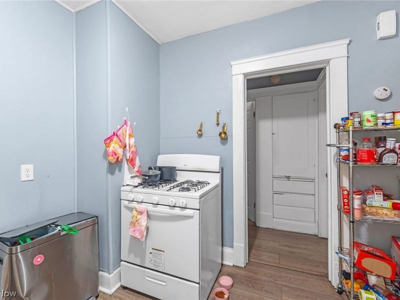 2231 W 105th Street , Cleveland, OH 44102 Photo 8