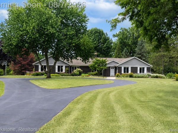 61195 MOUNT VERNON Road, Washington Township, Mi 48094