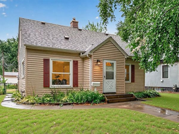 4711 Dupont Avenue N, Minneapolis, MN 55430