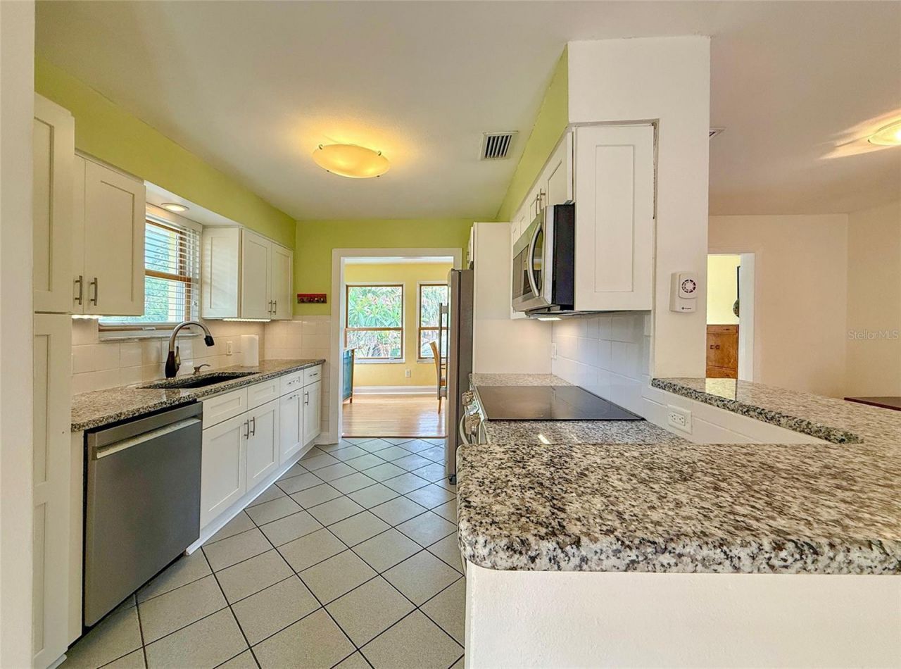 237 20th Avenue Se, Saint Petersburg, FL 33705 Photo