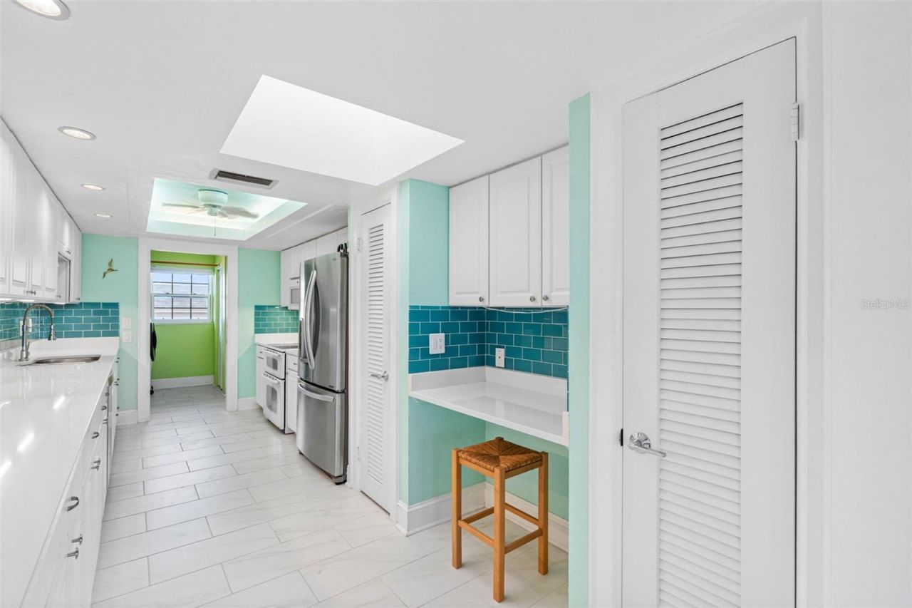 139 Bluff View Drive, Unit 407, Belleair Bluffs, FL 33770 Photo