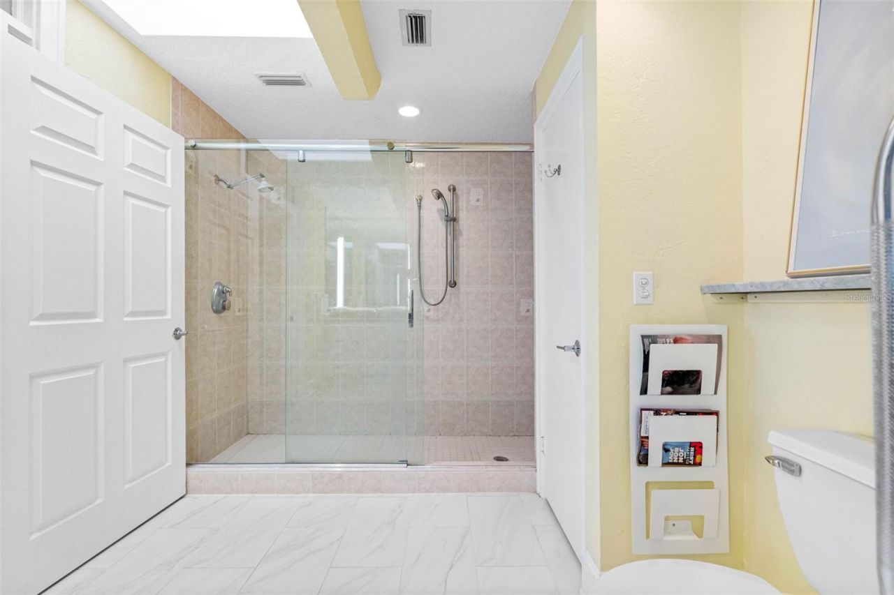 139 Bluff View Drive, Unit 407, Belleair Bluffs, FL 33770 Photo