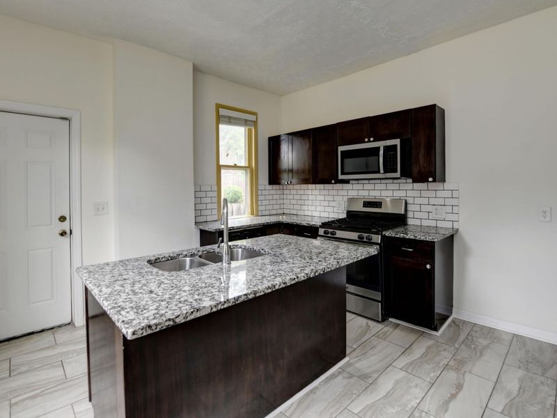 683-685 S Champion Avenue , Columbus, OH 43205 Photo 40