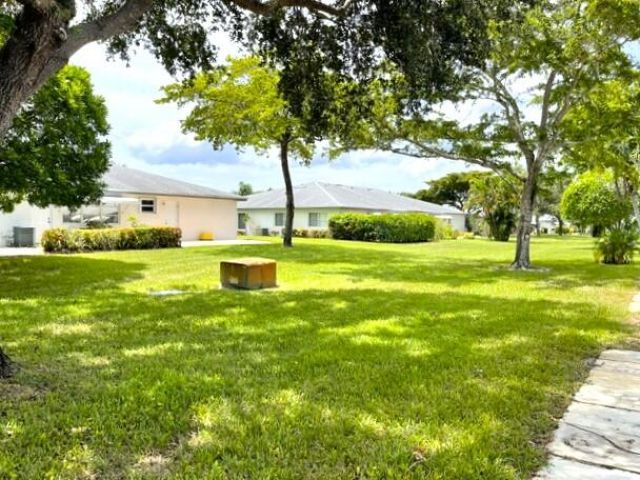 1202 S Drive Circle, Unit A, Delray Beach, FL 33445 Photo