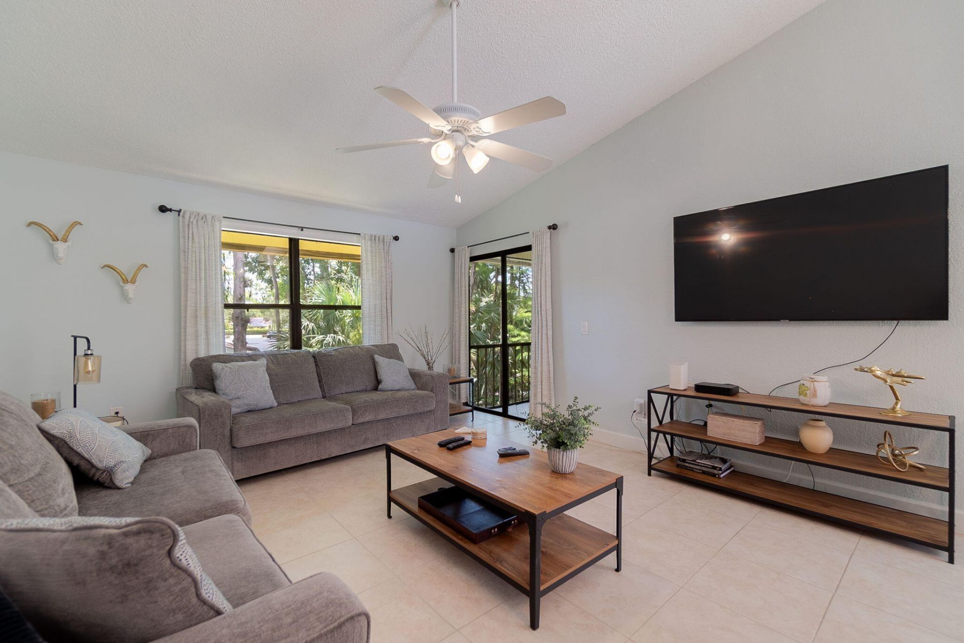 13095 Belhaven Court, Unit 11, Wellington, FL 33414 Photo