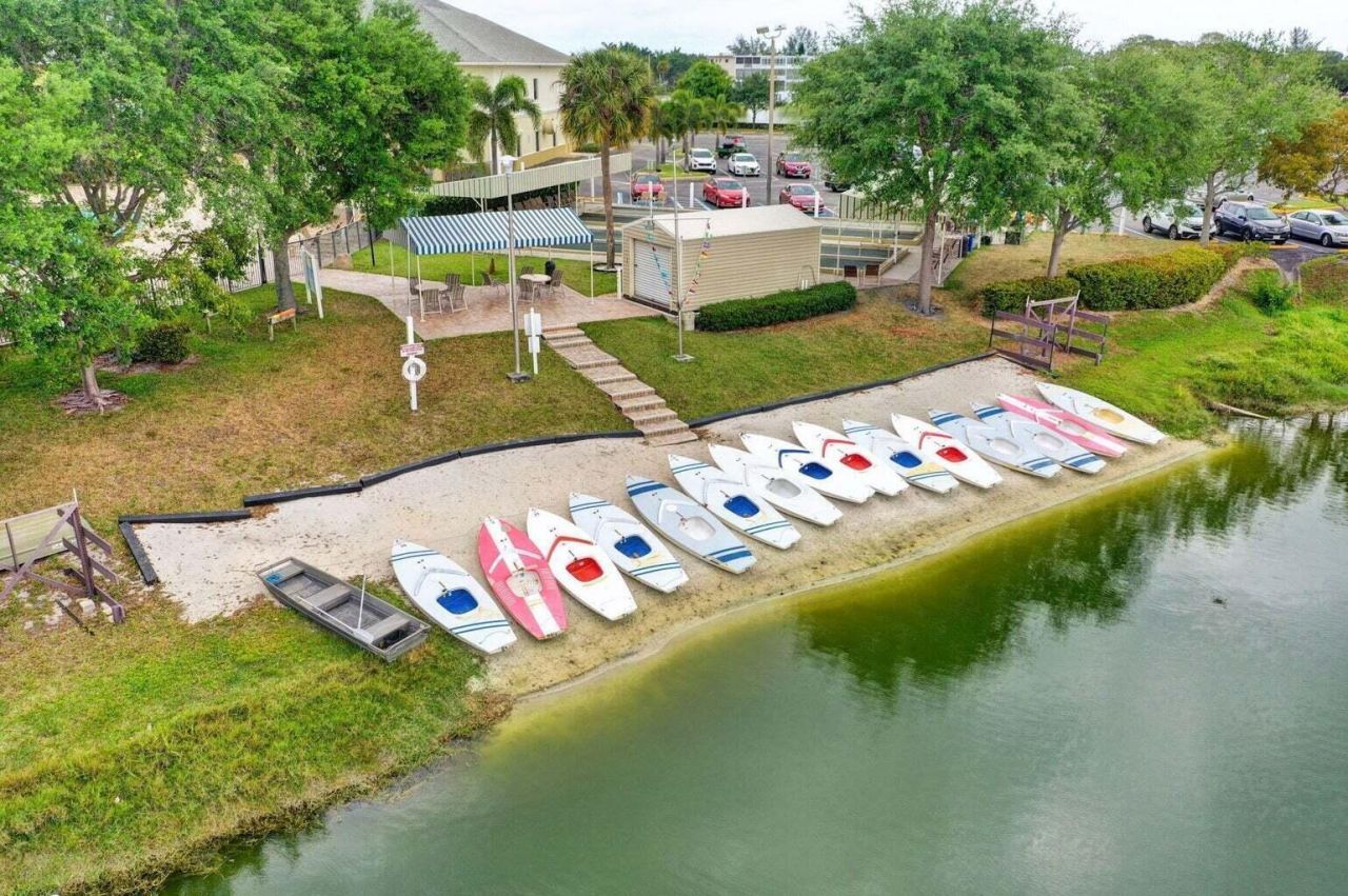 161 Plymouth V, West Palm Beach, FL 33417 Photo