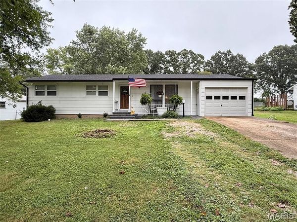 432 East Street , Sullivan, MO 63080