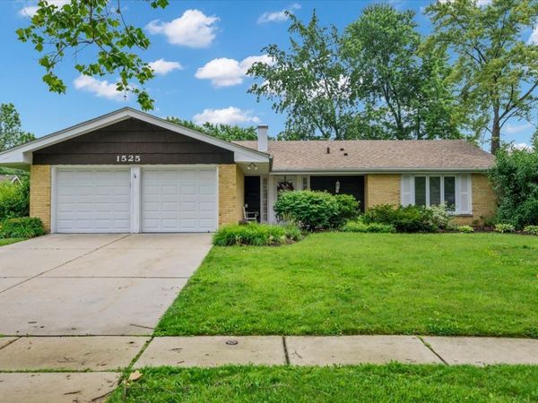 1525 Mayfield Lane , Hoffman Estates, IL 60169