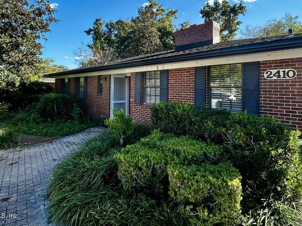 2410 CEDAR SHORES Circle, Jacksonville, FL 32210