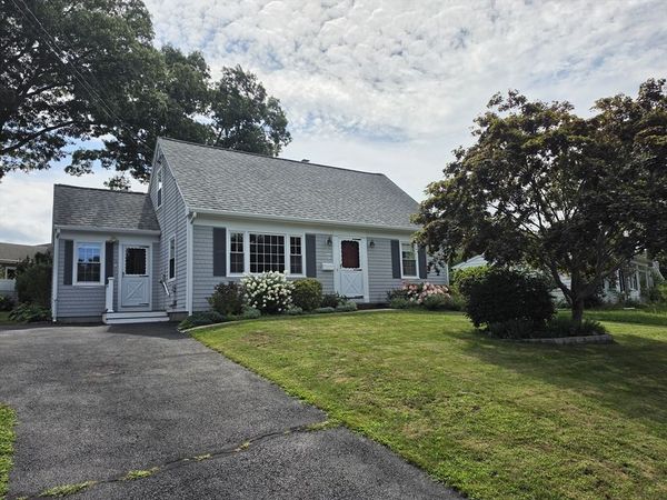 36 Ridgewood Rd, New Bedford, MA 02745