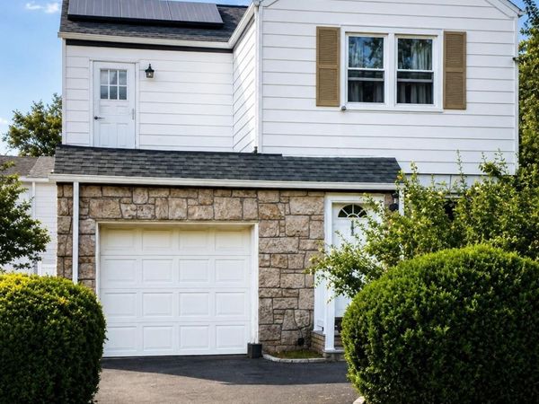 187 Perry Street , Hempstead, NY 11550