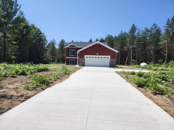 8303 S Carlton Creek Lane, Rothbury, MI 49452