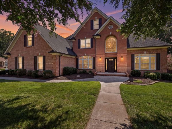 1098 Harbor Point Drive, Soddy Daisy, TN 37379