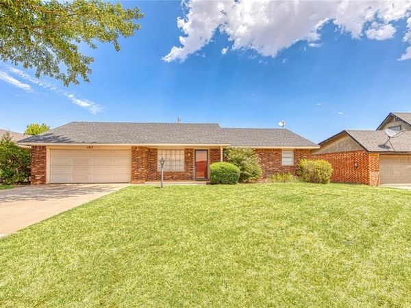105 Mitchell Drive, Elk City, OK 73644
