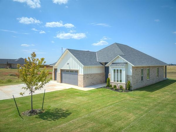29763 Jade Street, Cashion, OK 73016