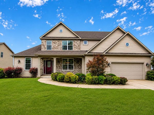 37 Covington Drive , Valparaiso, IN 46385