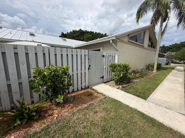 8847 THUMBWOOD Circle, Unit A, Boynton Beach, FL 33436