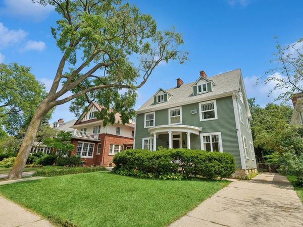 929 Sheridan Road , Evanston, IL 60202