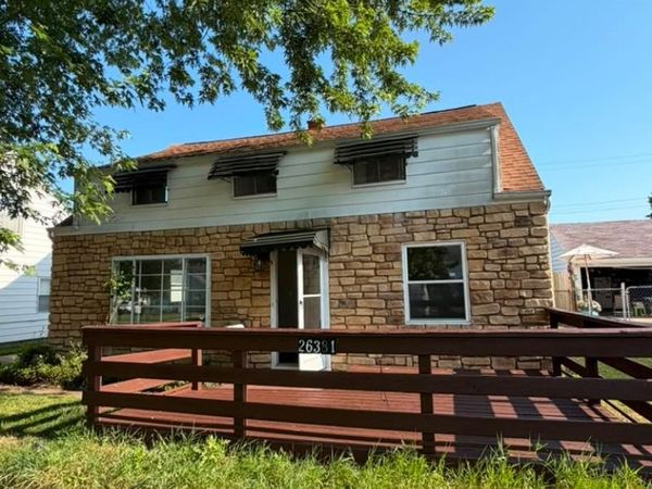 26381 Drakefield Avenue, Cleveland, OH 44132