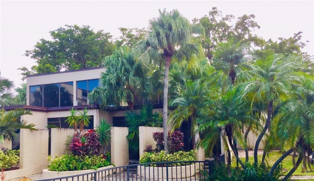 2316 S Cypress Bend Drive, Unit 220, Pompano Beach, FL 33069 Photo