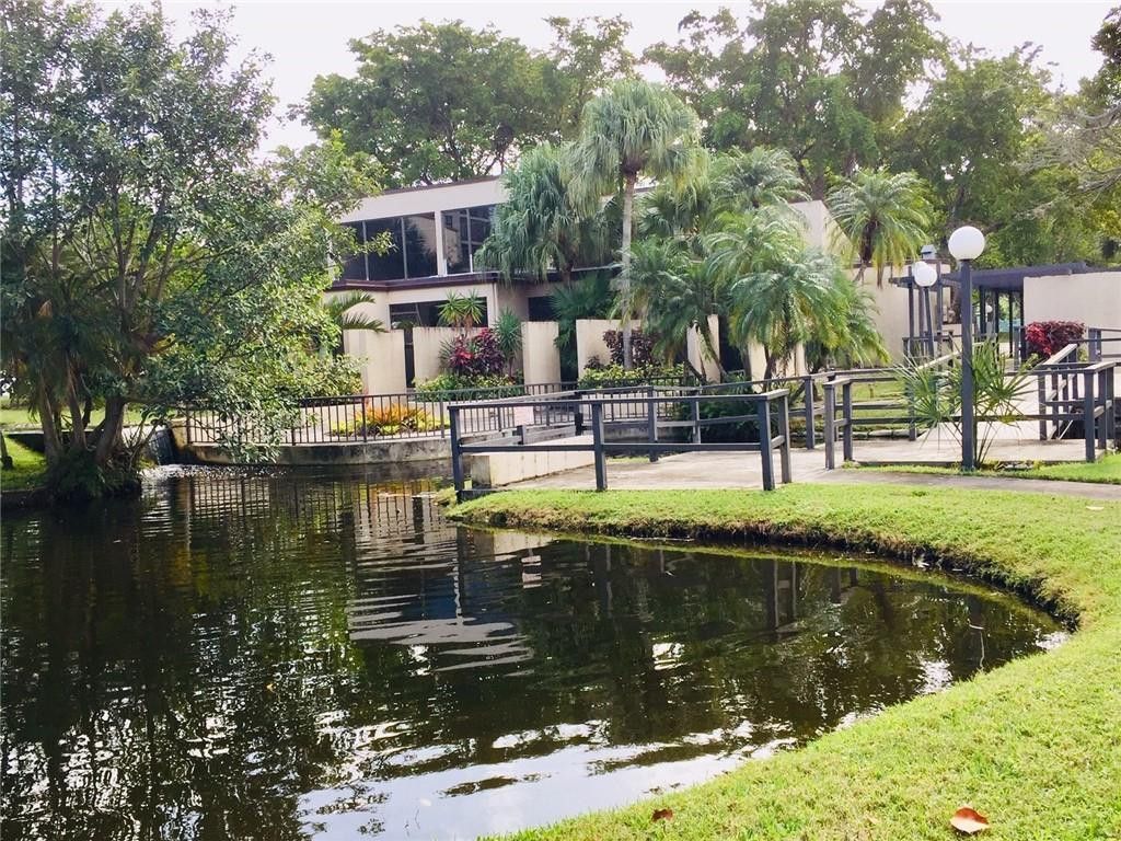 2316 S Cypress Bend Drive, Unit 220, Pompano Beach, FL 33069 Photo