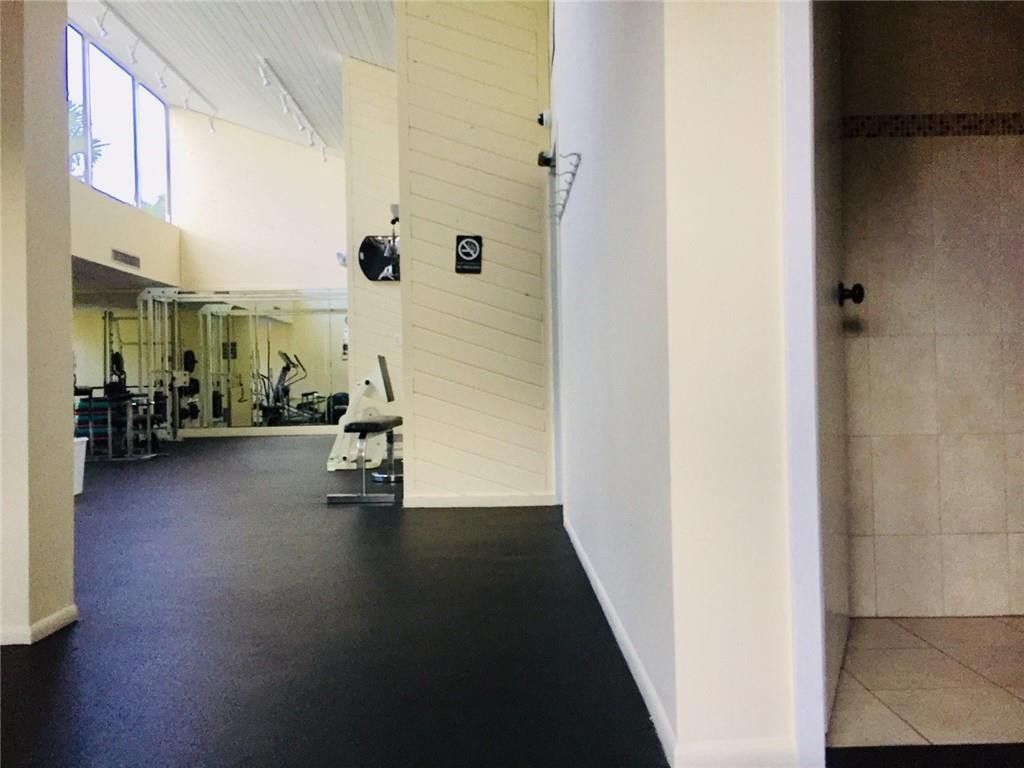 2316 S Cypress Bend Drive, Unit 220, Pompano Beach, FL 33069 Photo