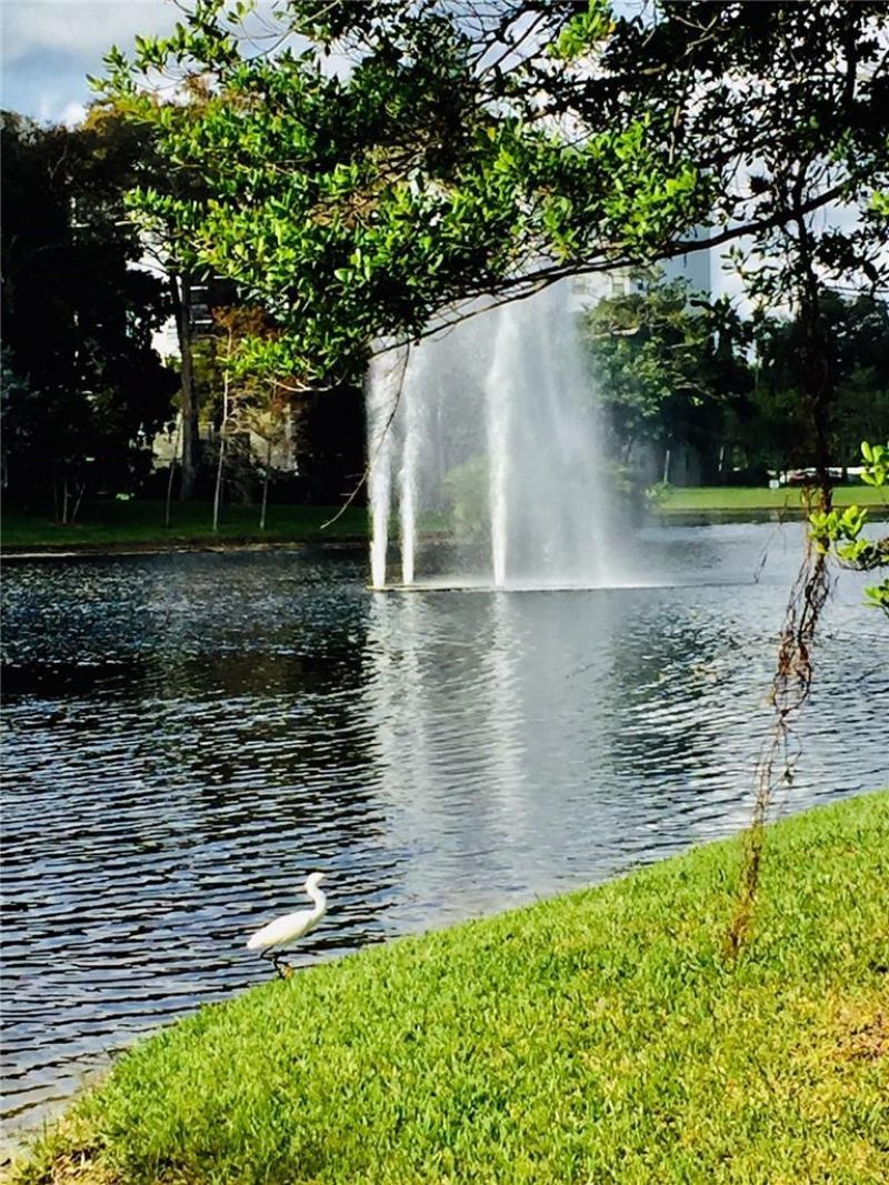 2316 S Cypress Bend Drive, Unit 220, Pompano Beach, FL 33069 Photo