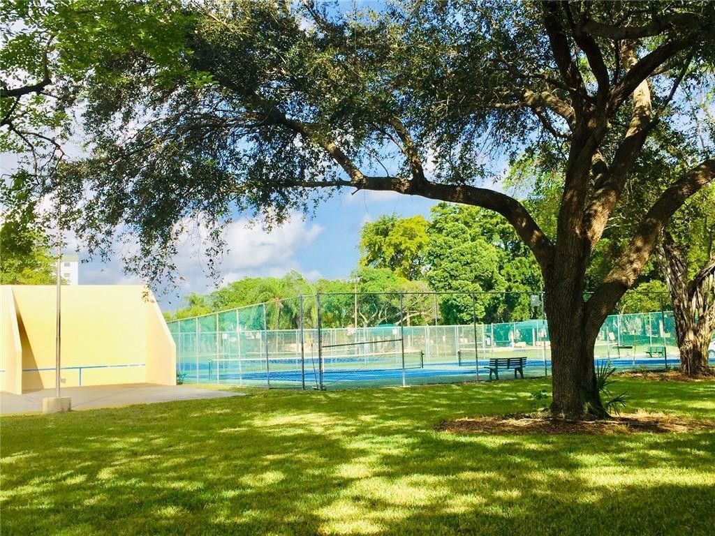 2316 S Cypress Bend Drive, Unit 220, Pompano Beach, FL 33069 Photo