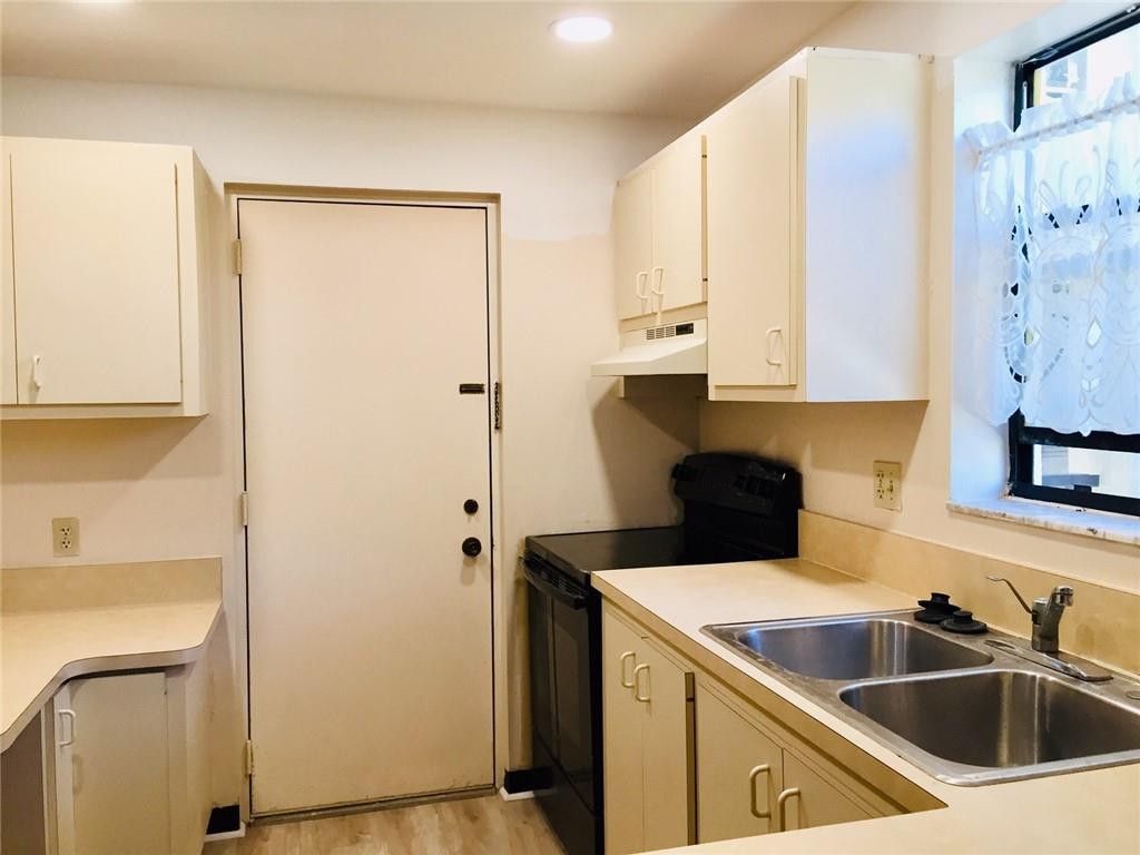 2316 S Cypress Bend Drive, Unit 220, Pompano Beach, FL 33069 Photo