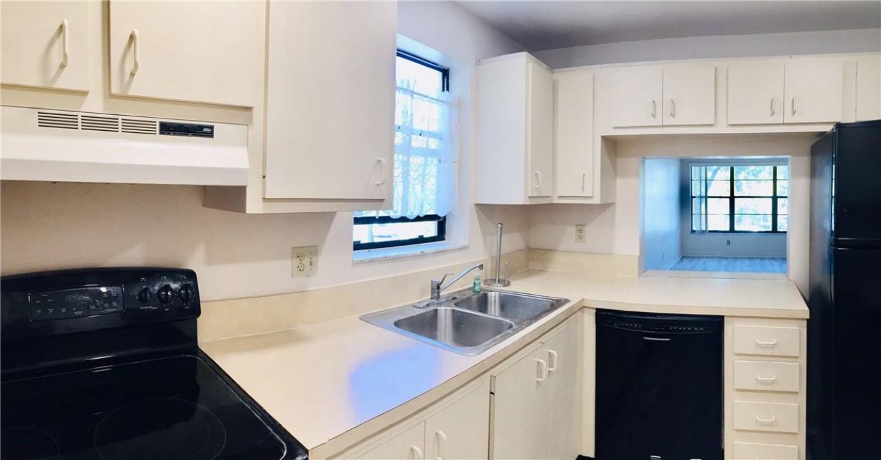 2316 S Cypress Bend Drive, Unit 220, Pompano Beach, FL 33069 Photo