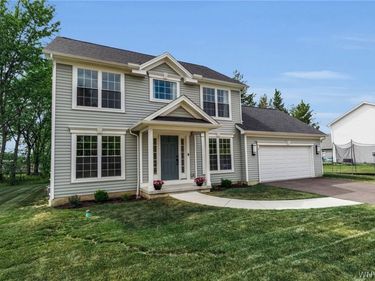 8 Greenspring Court, Buffalo, NY 14224
