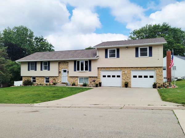 5503 Northwood Court, Dubuque, IA 52002