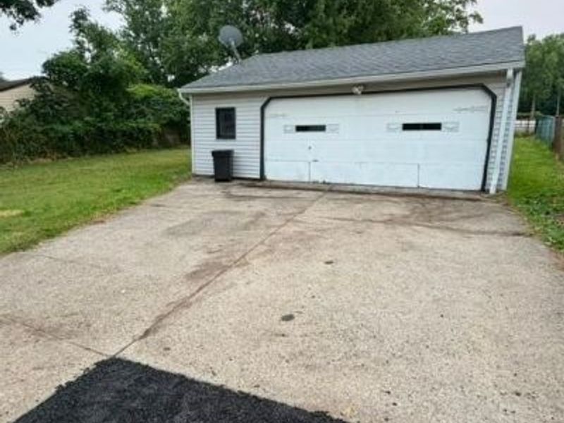 5830 Beech Drive , Mentor on the Lake, OH 44060 Photo 3