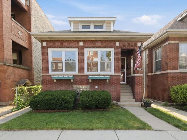 3316 N Ridgeway Avenue , Chicago, IL 60618