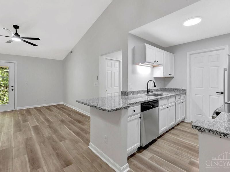 7343 Chatham Court, Unit G, West Chester, OH 45069 Photo 9