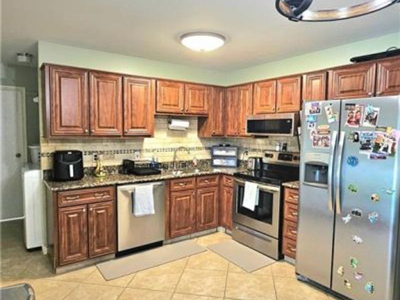 379 Ellenwood Drive, West Carrollton, OH 45449 Photo 11