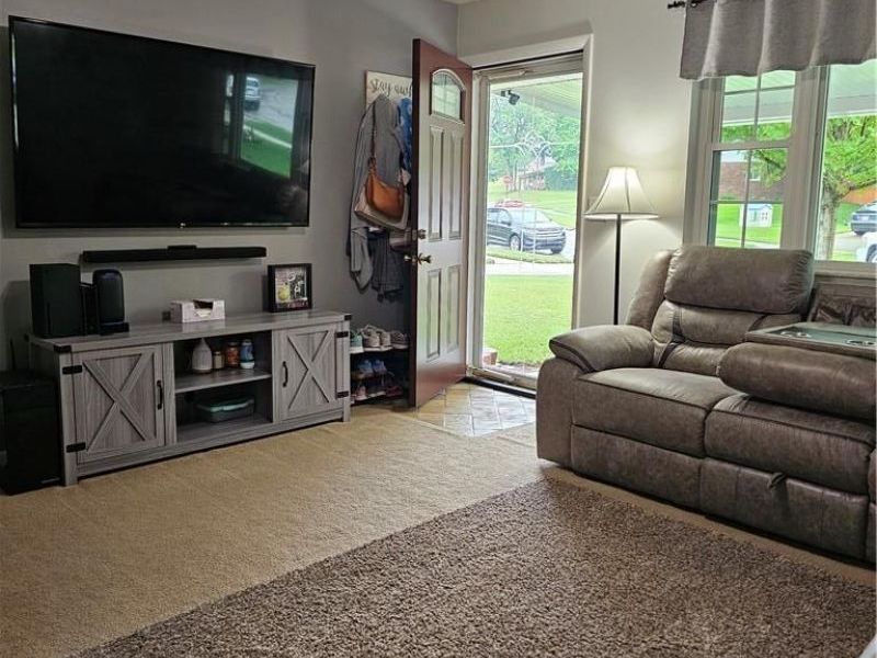 379 Ellenwood Drive, West Carrollton, OH 45449 Photo 8