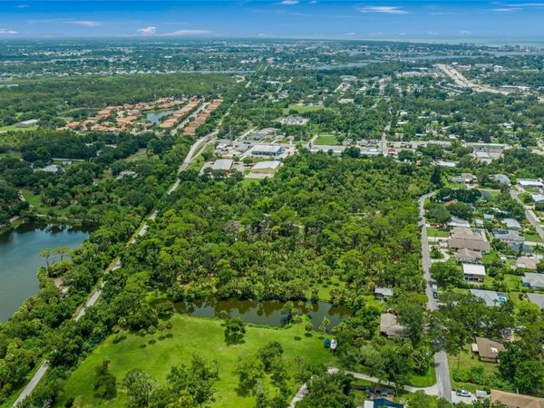 1210 TWIN LAKES AVENUE , NOKOMIS, FL 34275