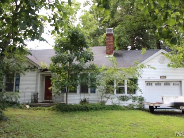6420 Godfrey Road, Godfrey, IL 62035