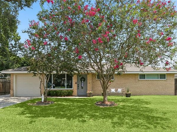 109 VERNON Street , Belle Chasse, LA 70037